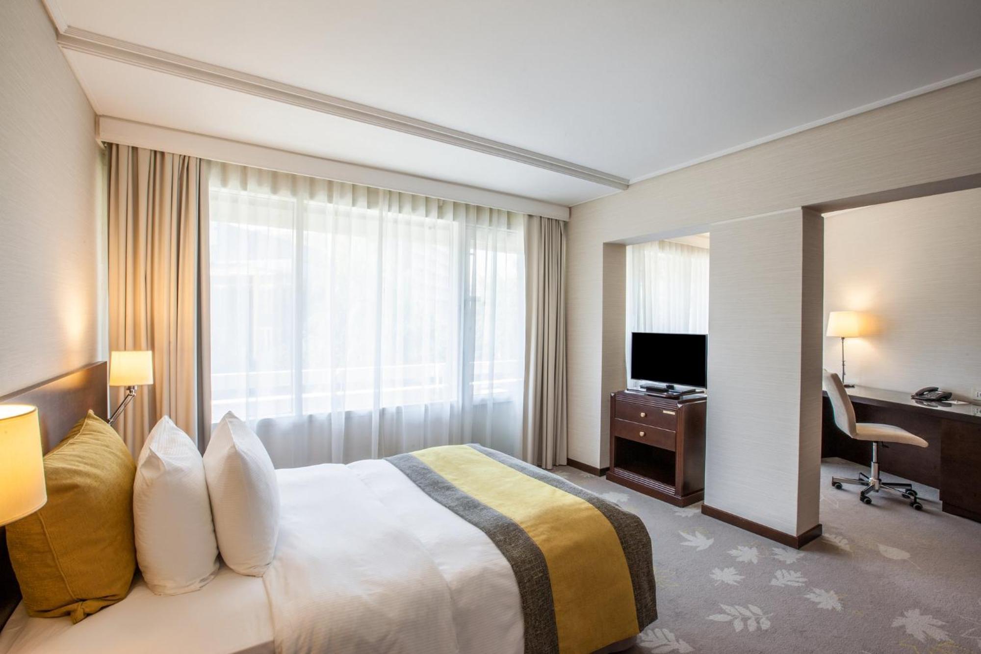 Hotel Crowne Plaza Bukareszt Zewnętrze zdjęcie